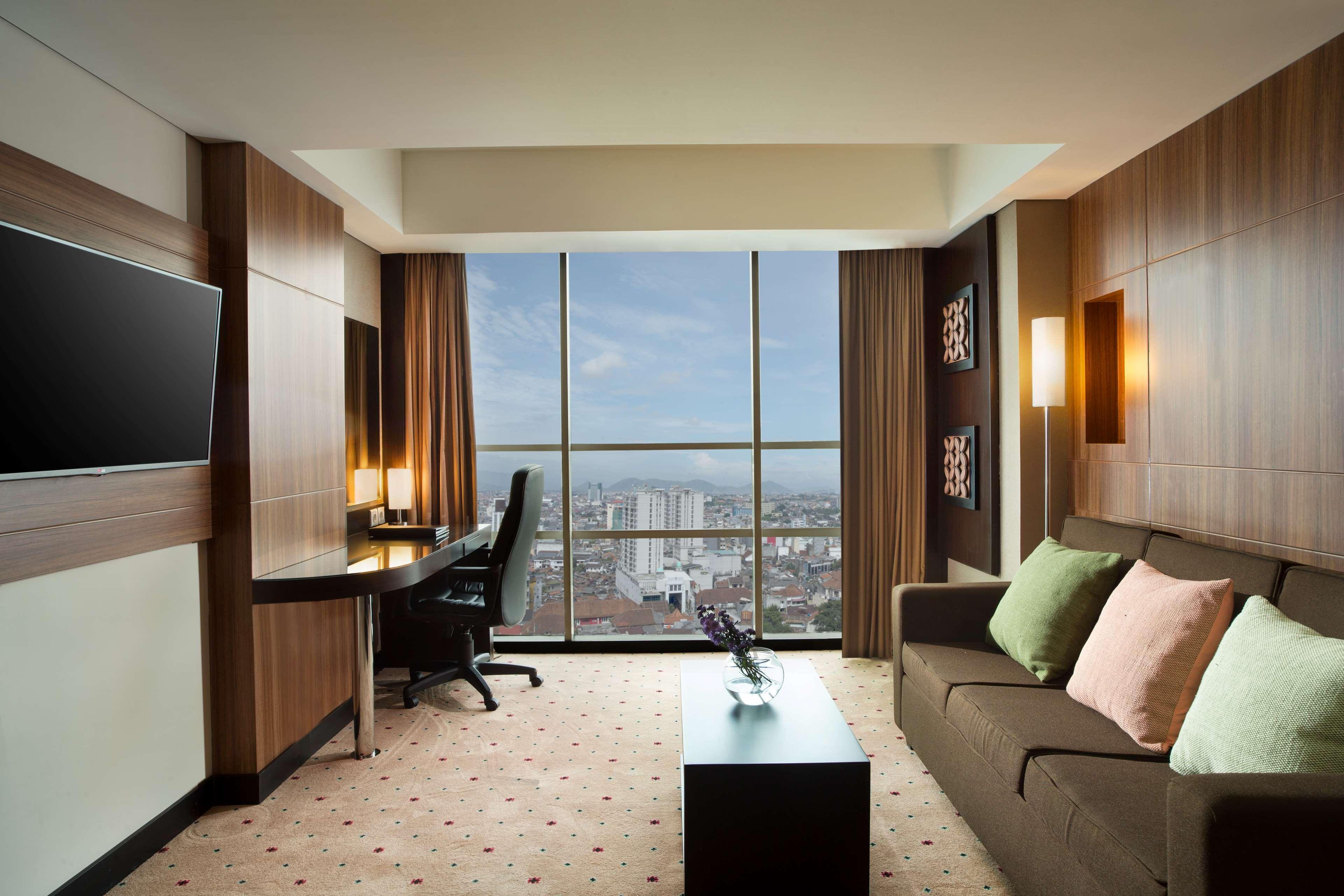 Best Western Premier La Grande Бандунг Экстерьер фото